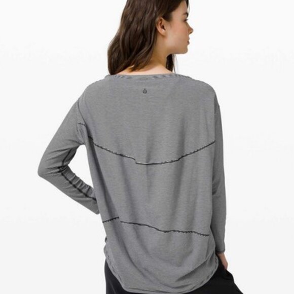 Lululemon Back In Action Long Sleeve - Picture 2 of 7